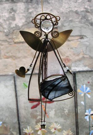 Anđeo-ukras za prozor- siva